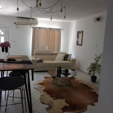 Mr.m Apartment Cavle
